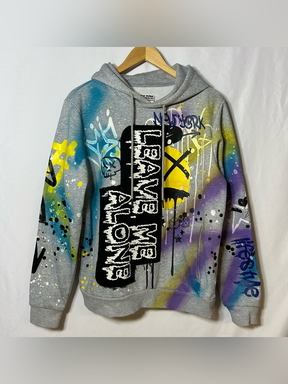 Smoke Rise Leave Me Alone Graffiti Print Gray Hoodie Sweatshirt size medium